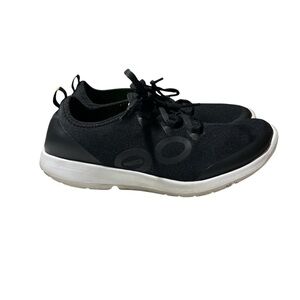 OOFOS OOMG Black and White Athletic size 11 women’s sneakers